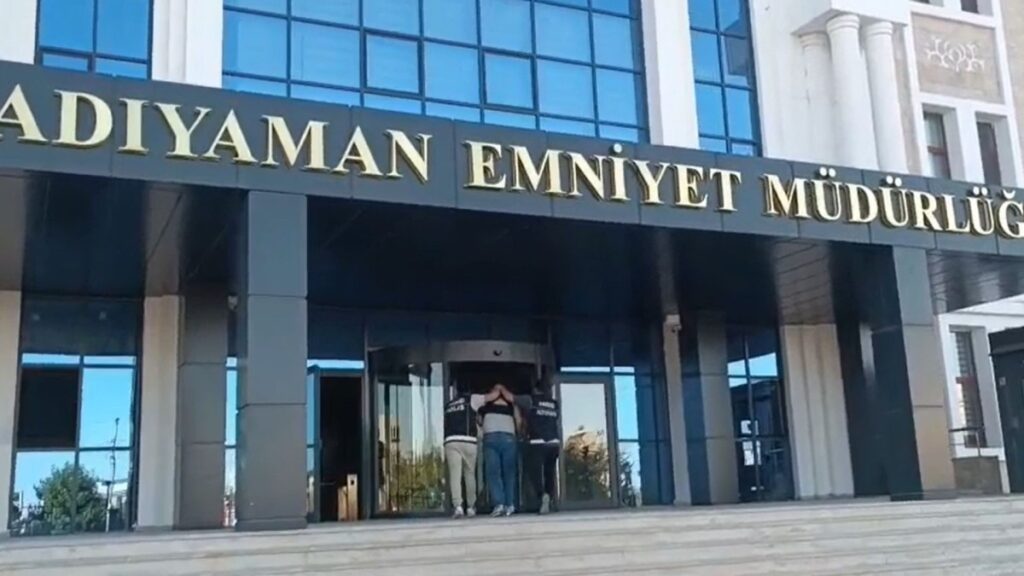 Adıyaman’da cezaevi firarisi uyuşturucu ve silah suçlarından yakalandı