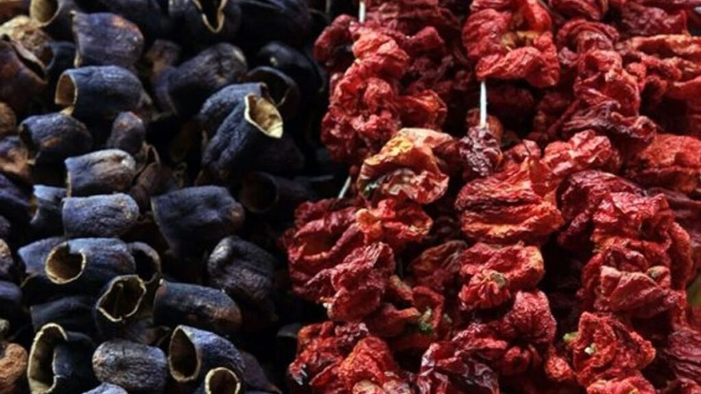 Adıyaman’da Kurutmalık–Turşuluk Sezonu Açıldı: Fiyatlar Yüksek, Talep Zayıf
