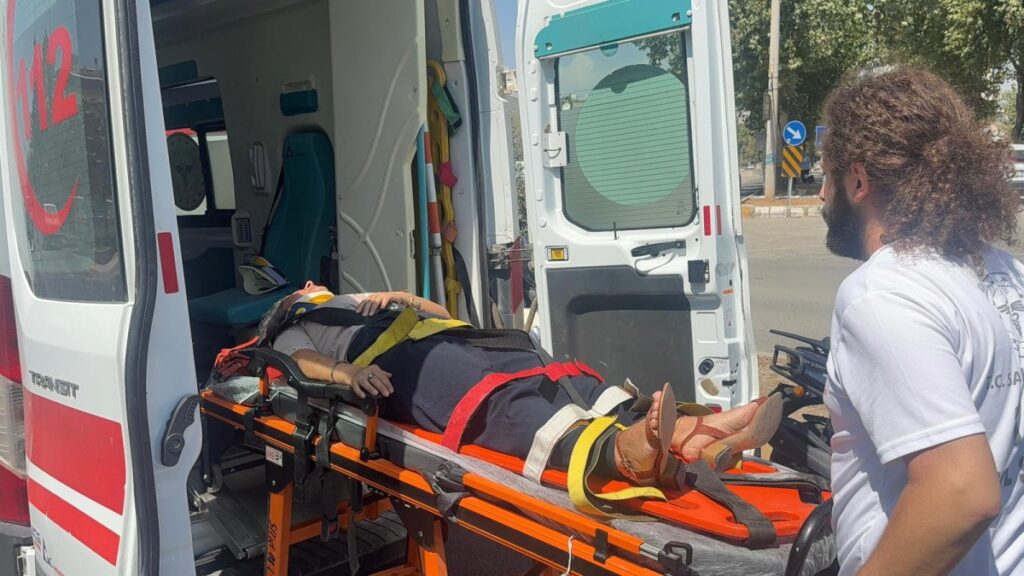 Adıyaman’da minibüs ile otomobilin karıştığı kazada 1 kişi yaralandı