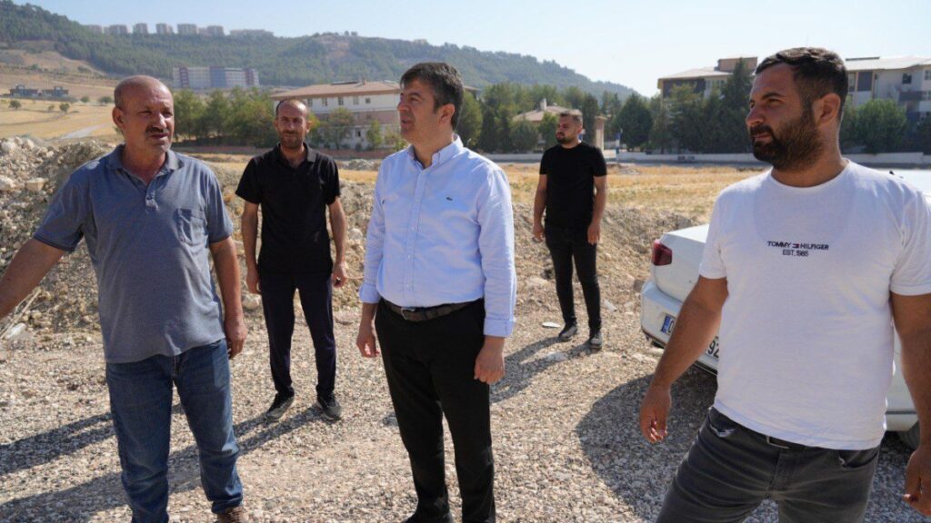 Esentepe Caddesi’nde altyapı çalışmaları devam ediyor