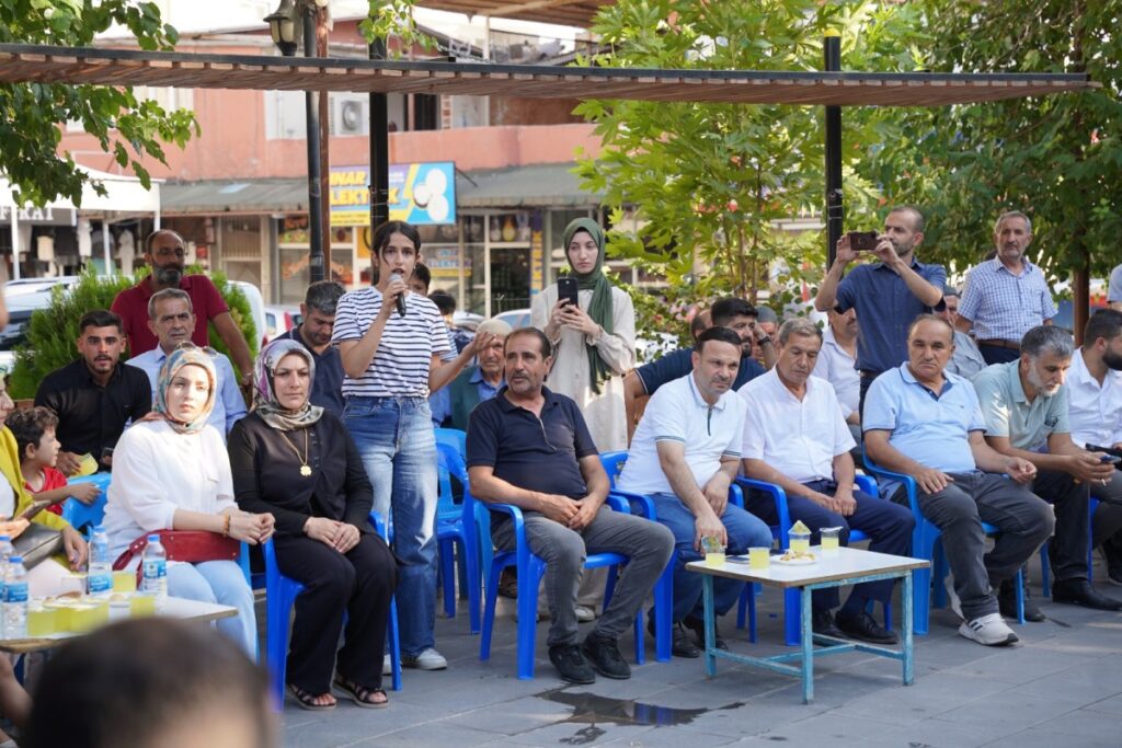 Kâhta’da yetkililer halkla buluştu: Sorunlar doğrudan iletildi, anında yanıt verildi