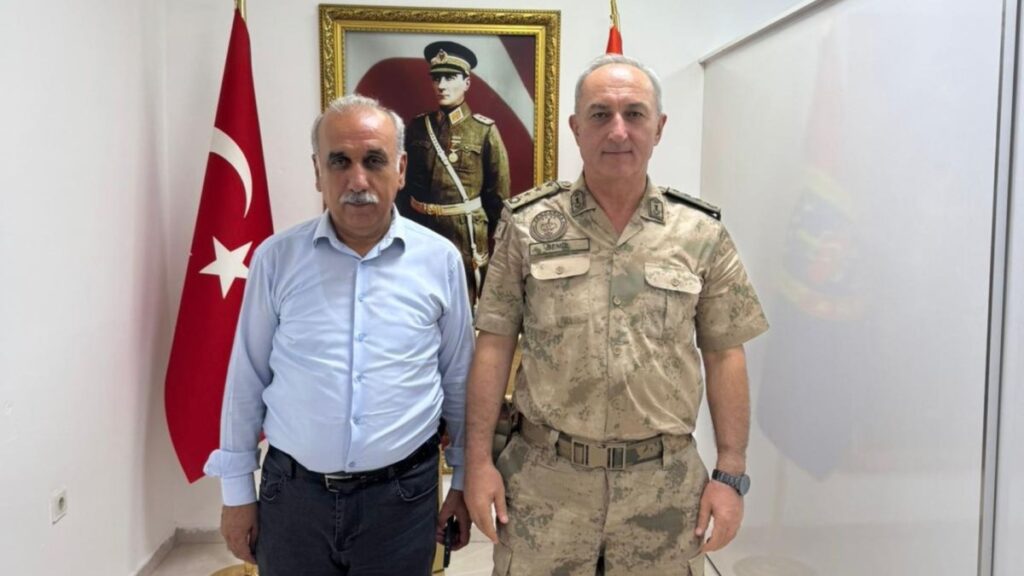 Öteleş’ten, Adıyaman İl Jandarma Komutanı Kıdemli Albay Fahri Semiz’e hayırlı olsun ziyareti