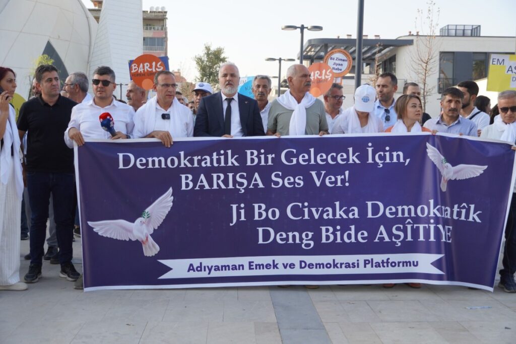 Adıyaman Emek ve Demokrasi Platformu ‘barış’ için yürüdü