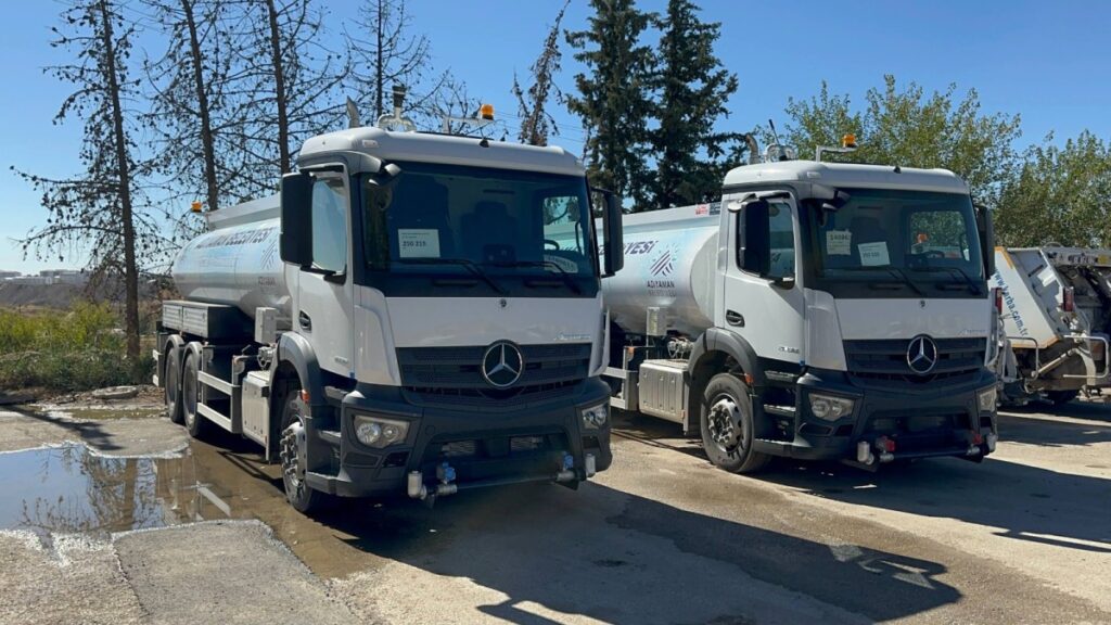 Adıyaman Belediyesi, temizlik filosunu 2 yeni arazözle güçlendirdi