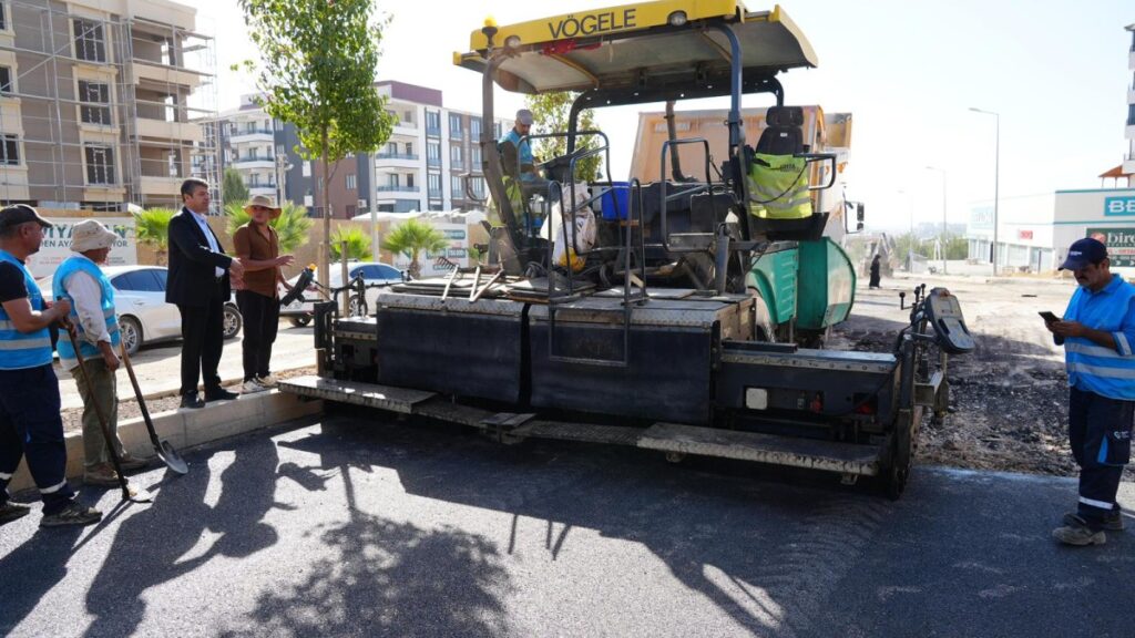Adıyaman Filamingo Yolu’nda asfalt serimine başlandı