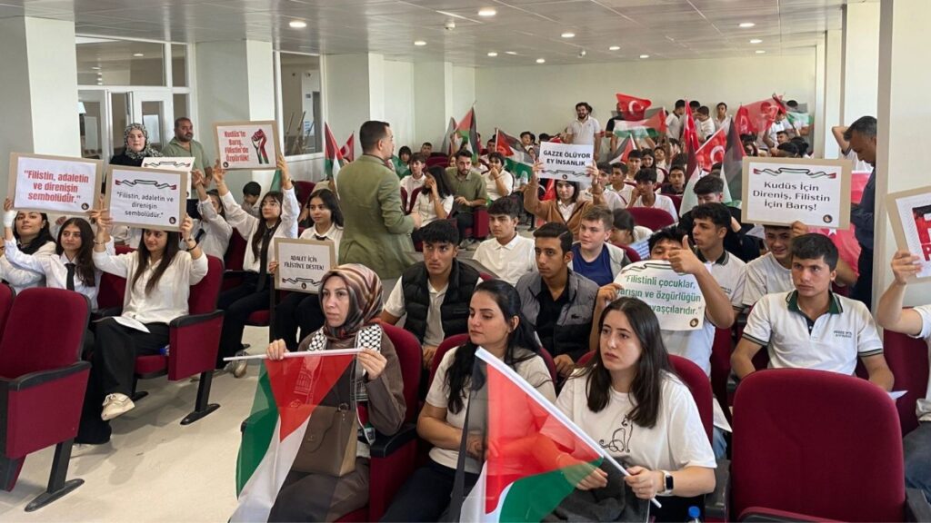 Adıyamanlı öğrencilerden Filistin’e anlamlı destek