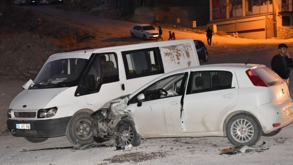 Besni’de zincirleme trafik kazası: 7 yaralı