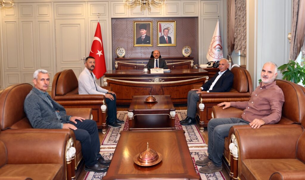 Vali Osman Varol, köy muhtarlarıyla bir araya geldi