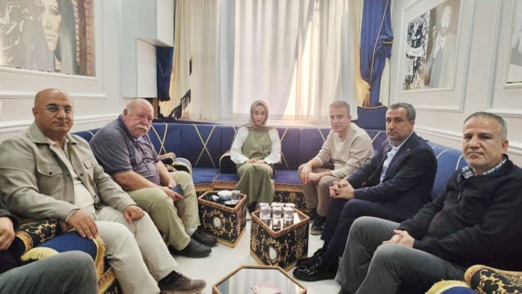 Kahta’da basın mensuplarından DEM Parti’ye ziyaret
