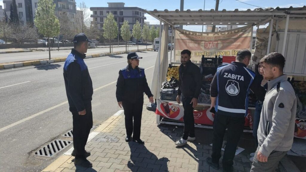 Adıyaman Belediyesi’nden kaldırım işgali ve hijyen denetimi
