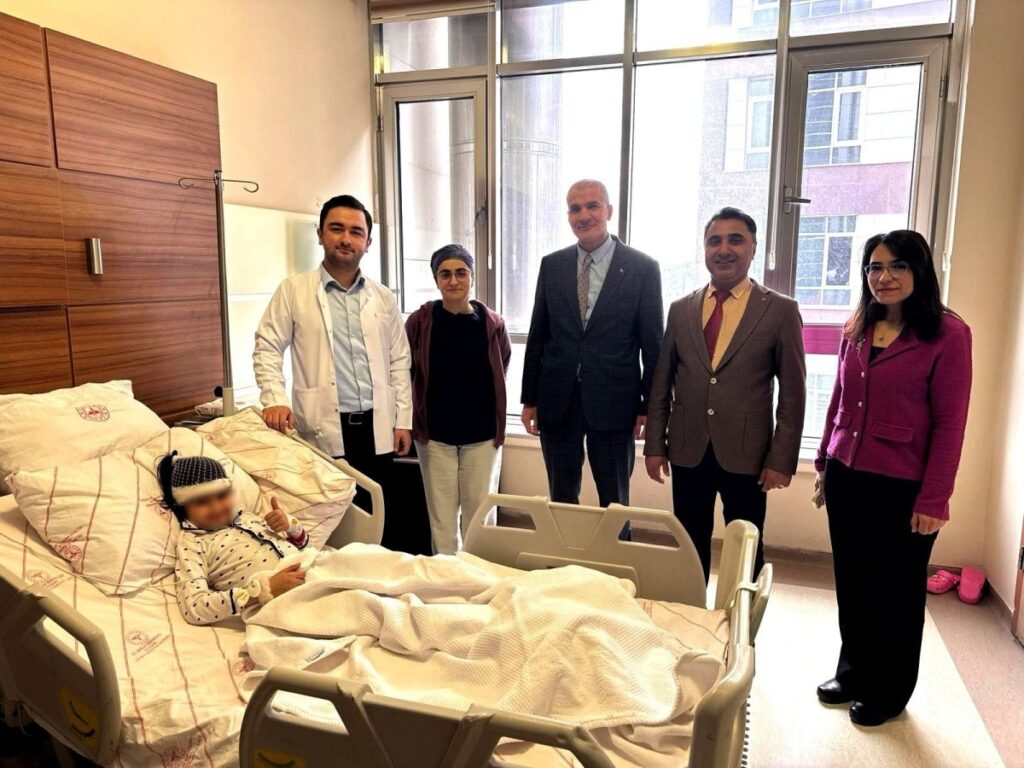 Adıyaman’da deprem sonrasi ilk “Biyonik Kulak” ameliyatı başarıyla gerçekleşti