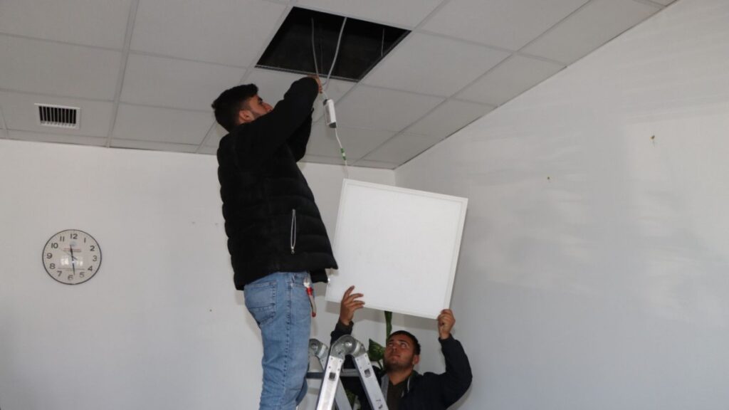 Kahta’da öğrencilerden uygulamalı eğitimle aydınlatma onarımı